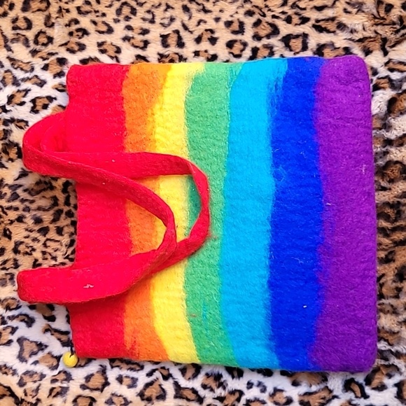 Vibrant Rainbow Purse - Picture 2 of 8